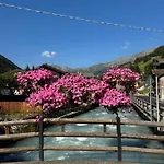 Grande Maison Du Coeur Spa,gym E Aree Relax Champoluc