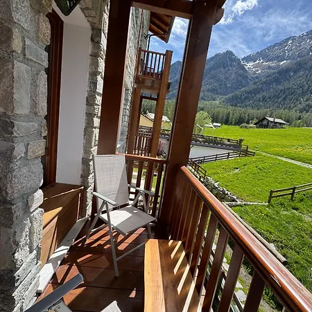Grande Maison Du Coeur Spa,gym E Aree Relax Champoluc