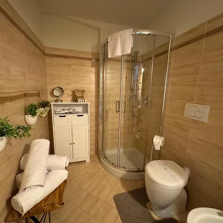 Grande Maison Du Coeur Spa,gym E Aree Relax Apartment *